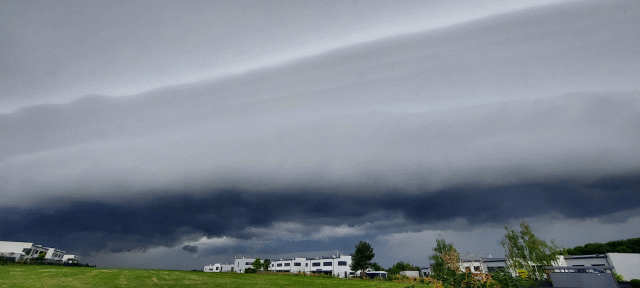 shelf cloud 5